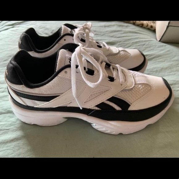 Ladies Reebok Running shoes - Picture 2 of 2